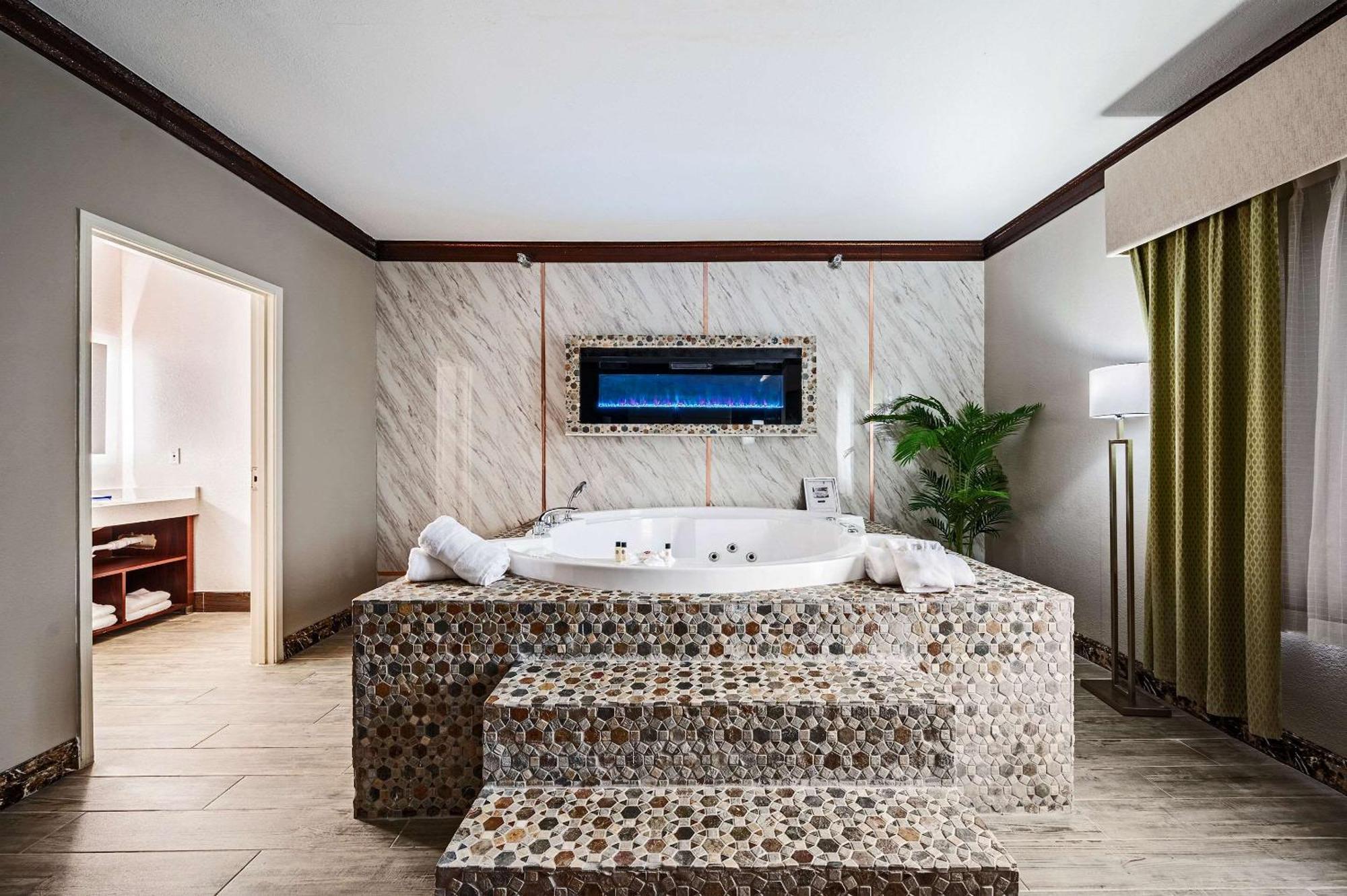 The Leo Collection Detroit, Ascend Hotel Collection Lincoln Park Eksteriør bilde