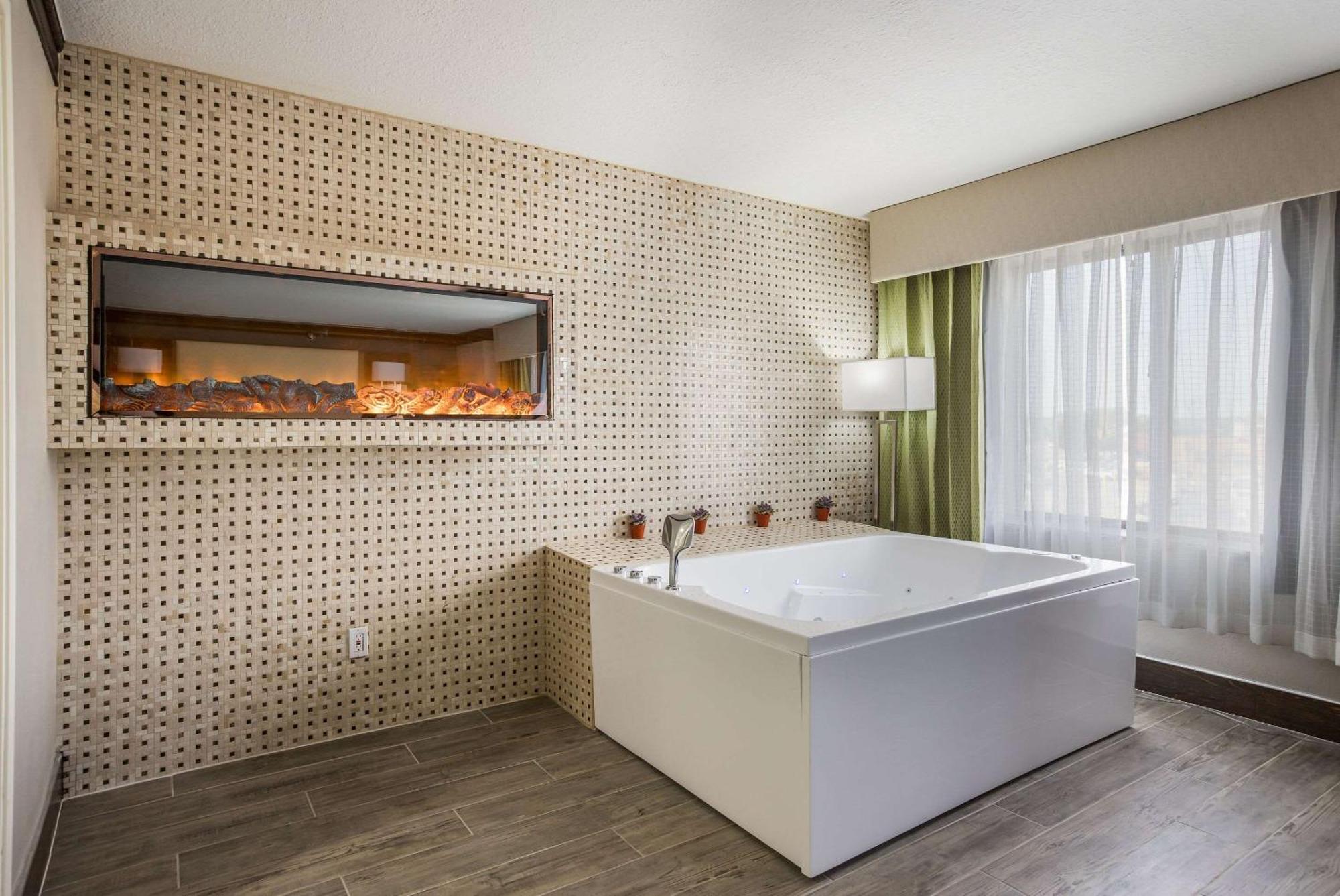 The Leo Collection Detroit, Ascend Hotel Collection Lincoln Park Eksteriør bilde